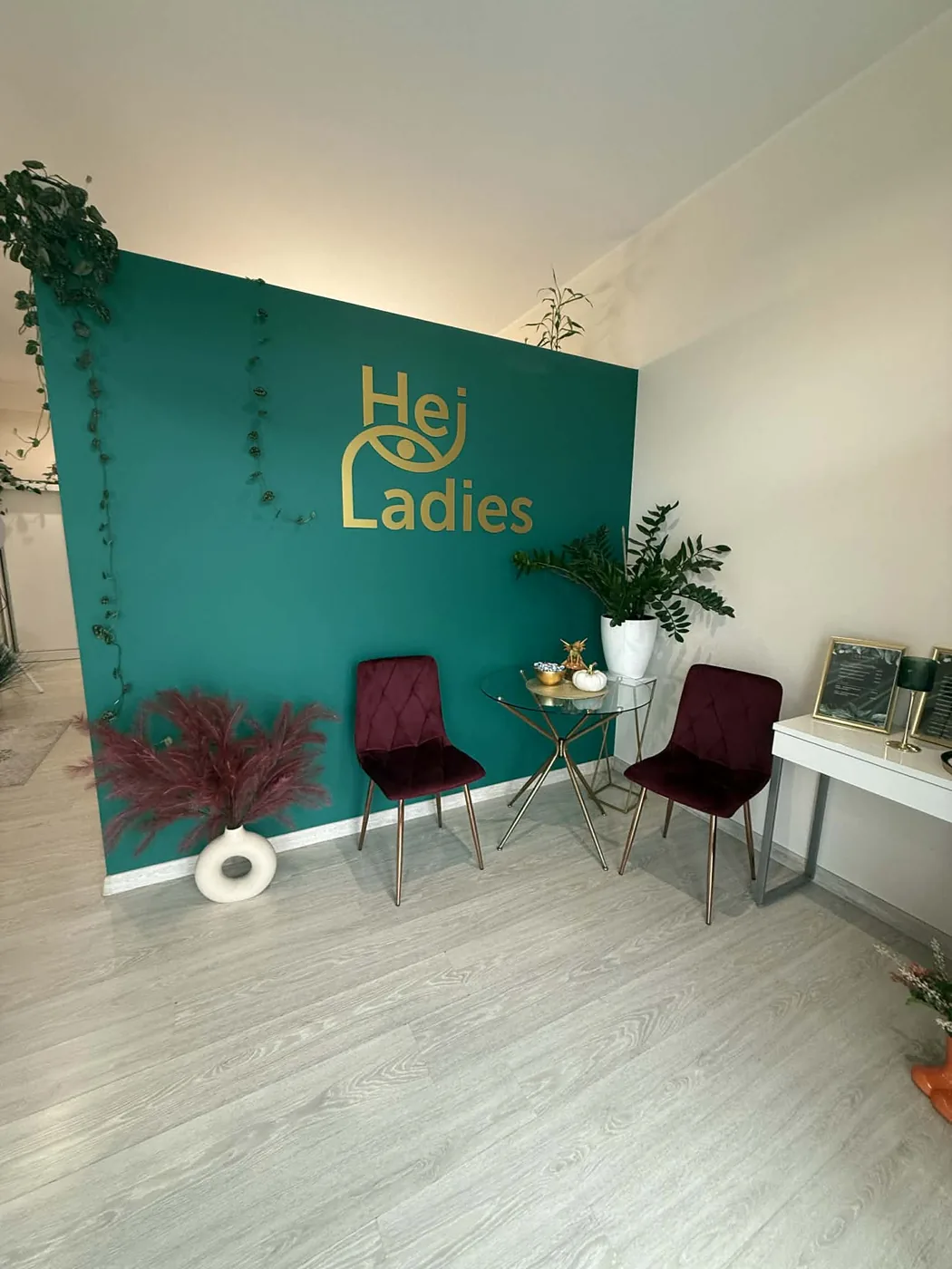 Wnętrze salonu Hej Ladies
